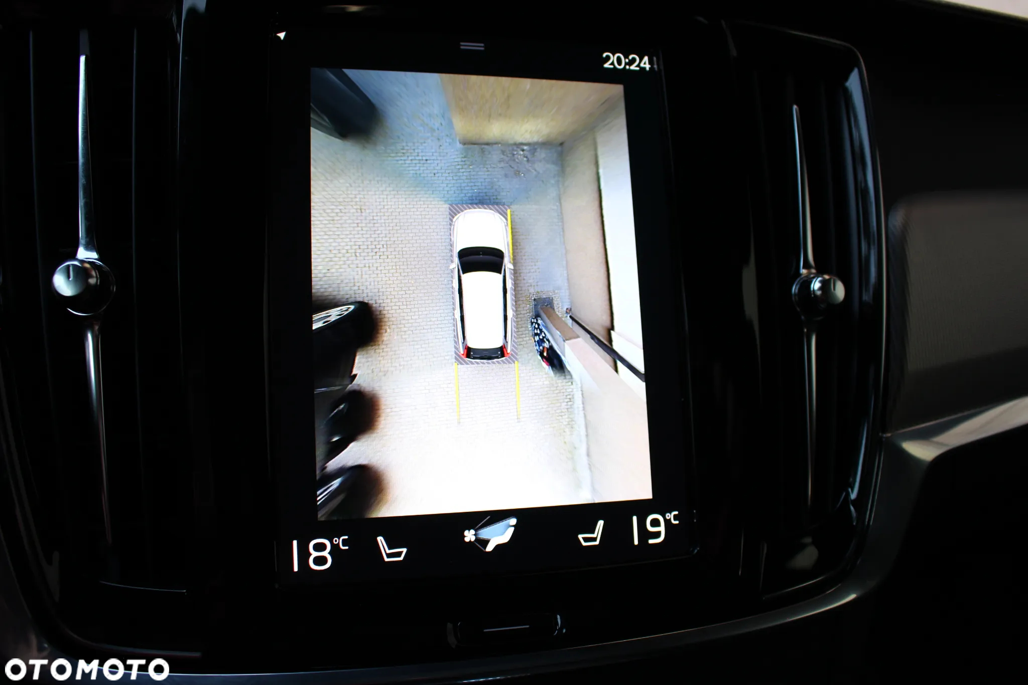 Volvo V90 D4 Geartronic R Design - 26