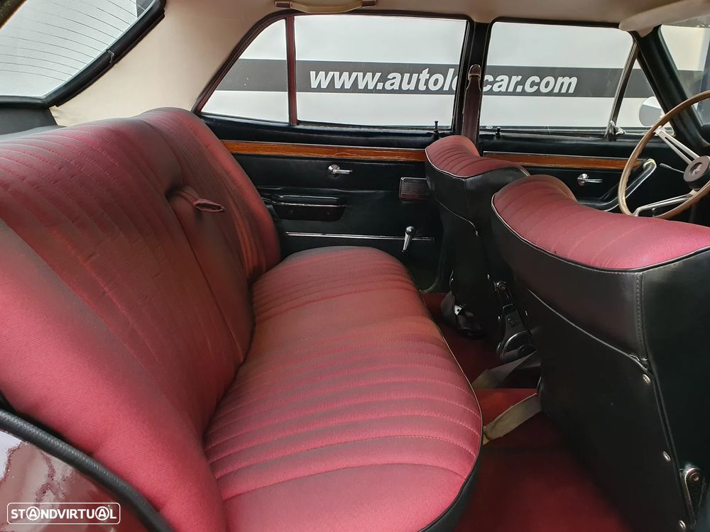 Opel Commodore 2500 4 door Sedan - 5