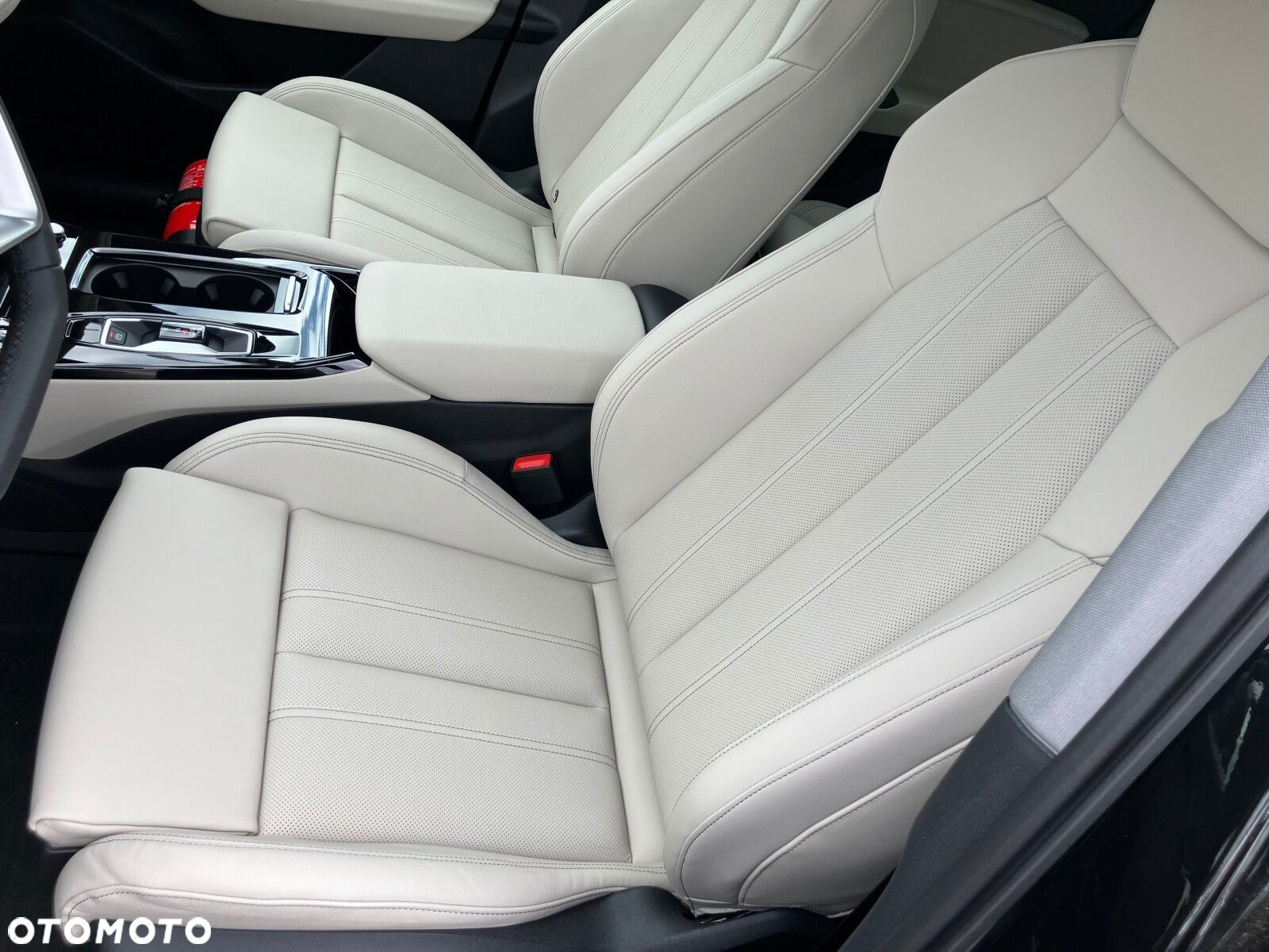 Audi Q6 e-tron - 28