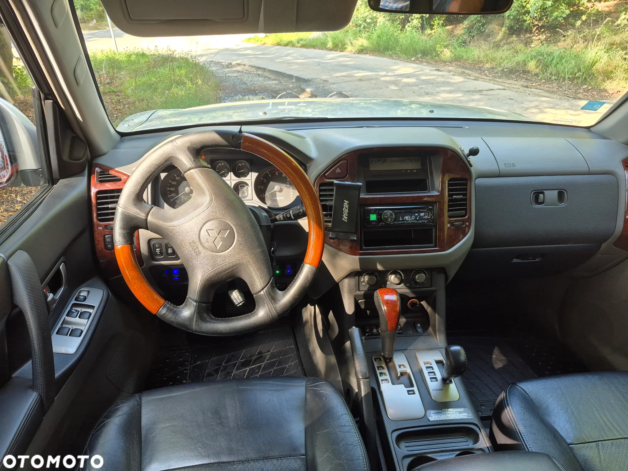 Mitsubishi Pajero - 14