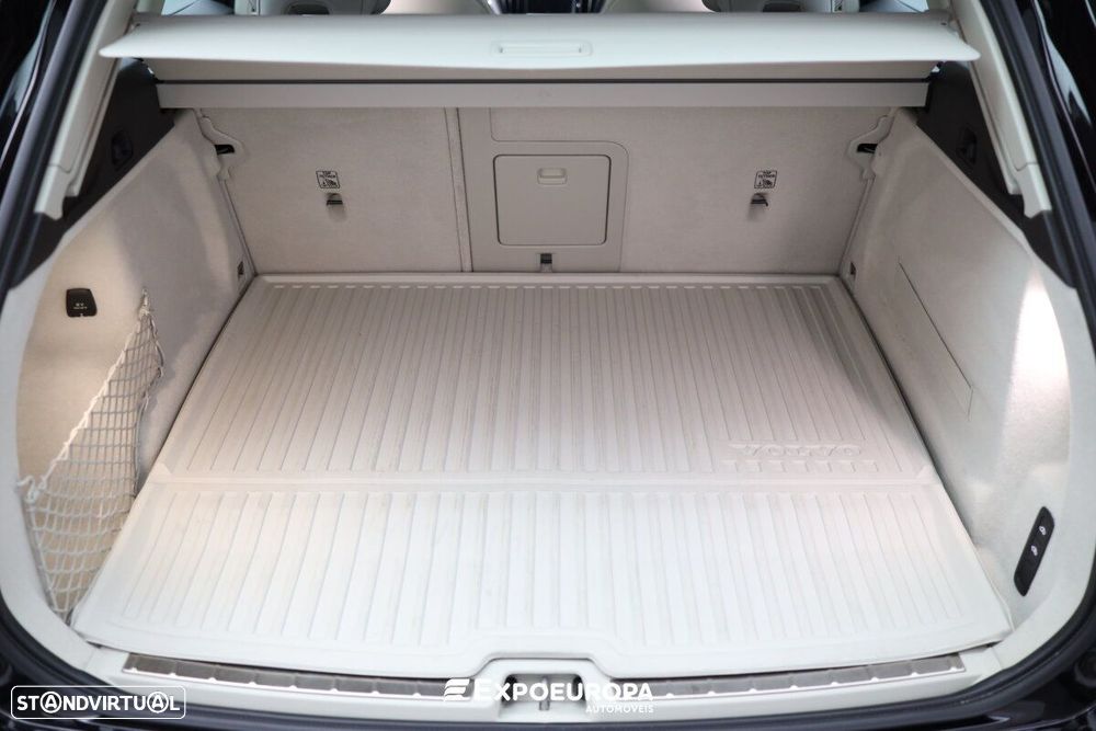 Volvo XC 60 2.0 T8 PHEV Inscription AWD - 7