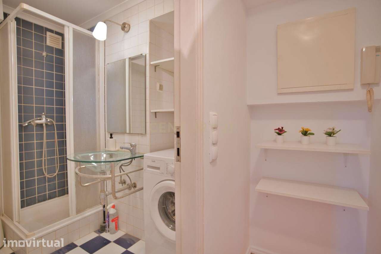Apartamento T0 com charme e localização premium ao lado de Santa Apoló - Grande imagem: 3/12