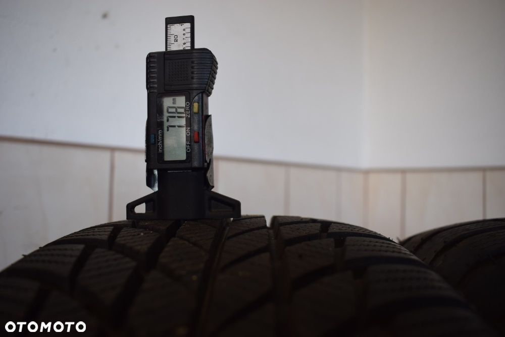 R17 205/60 Bridgestone Blizzak LM001 - 4