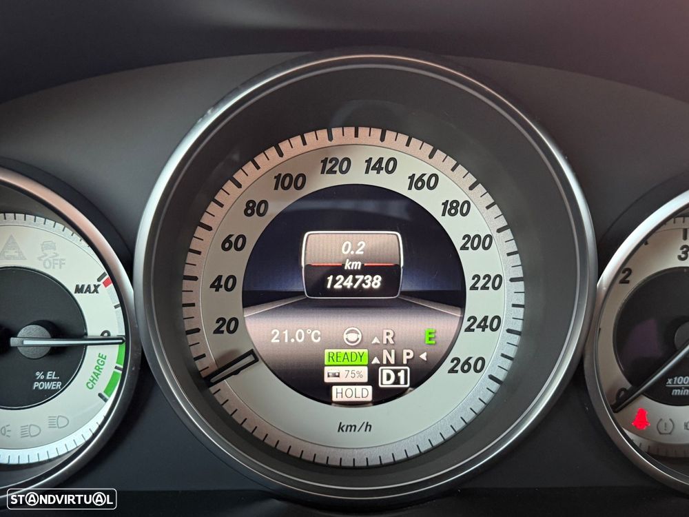 Mercedes-Benz E 300 BLUETEC Hybrid Avantgarde - 16