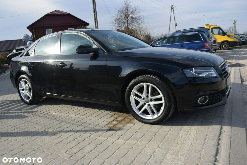 Audi A4 Limousine - 8