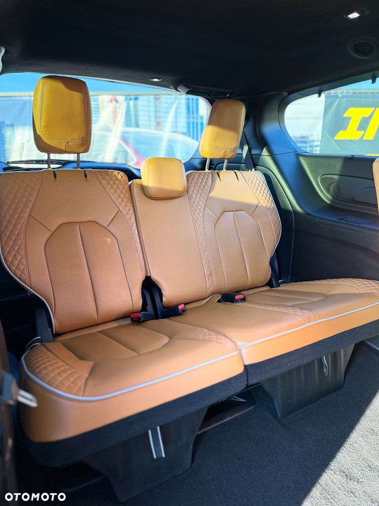 Chrysler Pacifica - 38