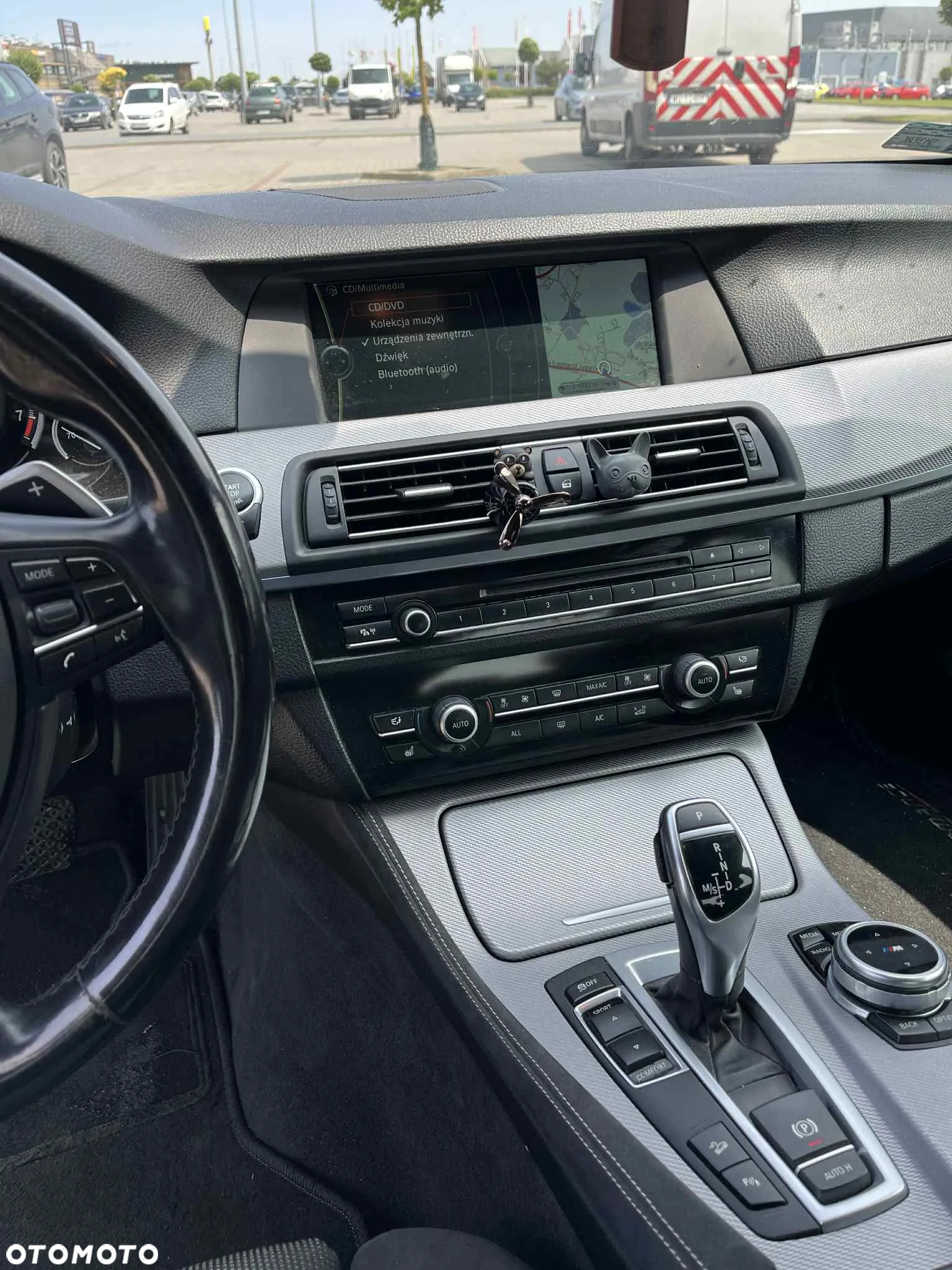 BMW Seria 5 528i xDrive - 11