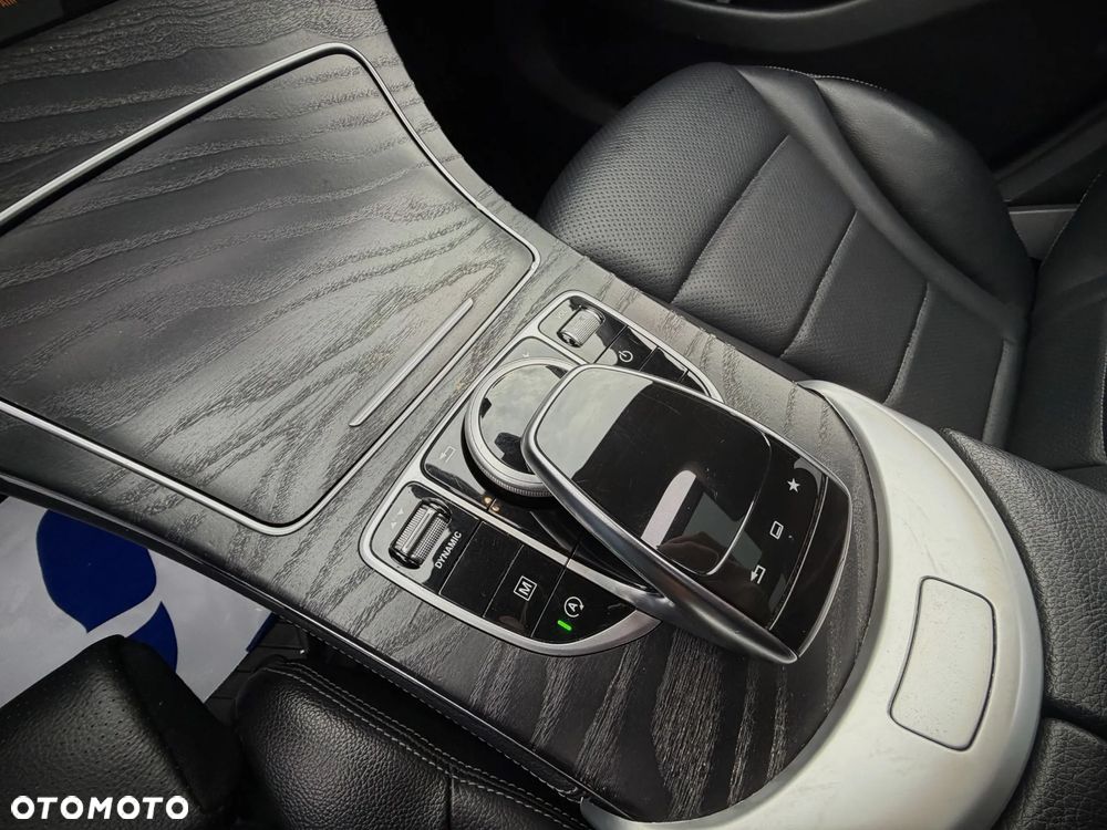 Mercedes-Benz GLC - 38