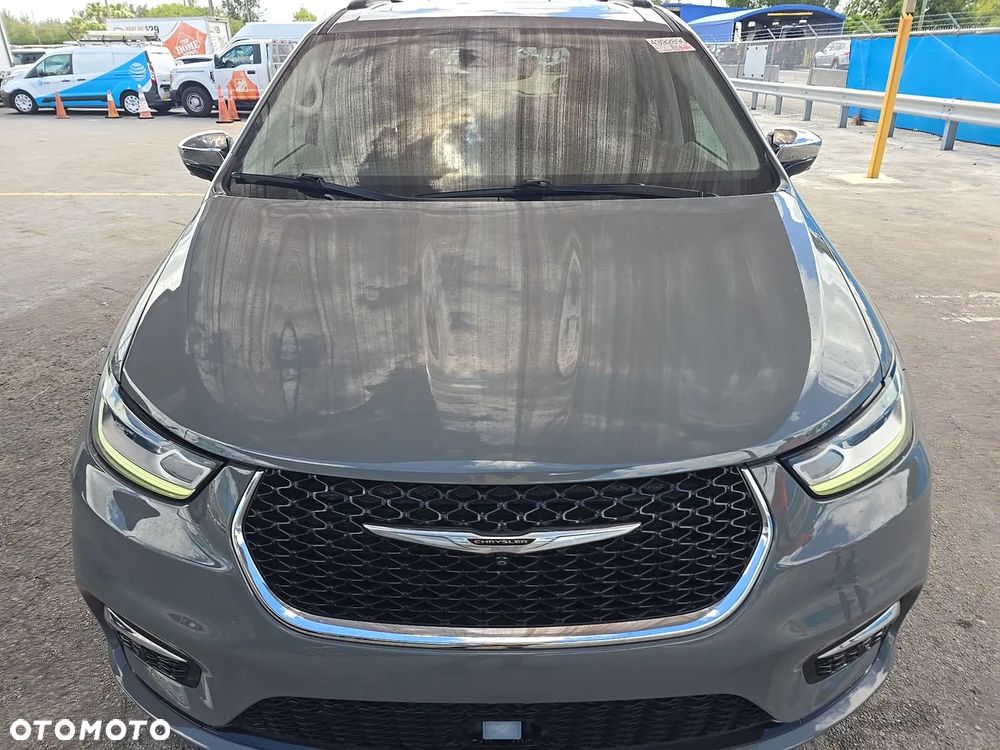 Chrysler Pacifica - 3