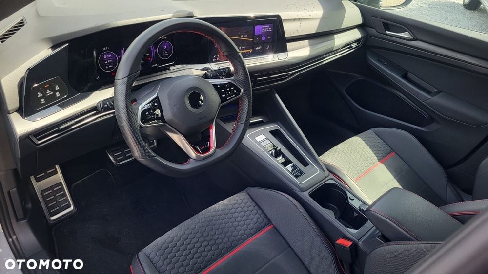 Volkswagen Golf - 10