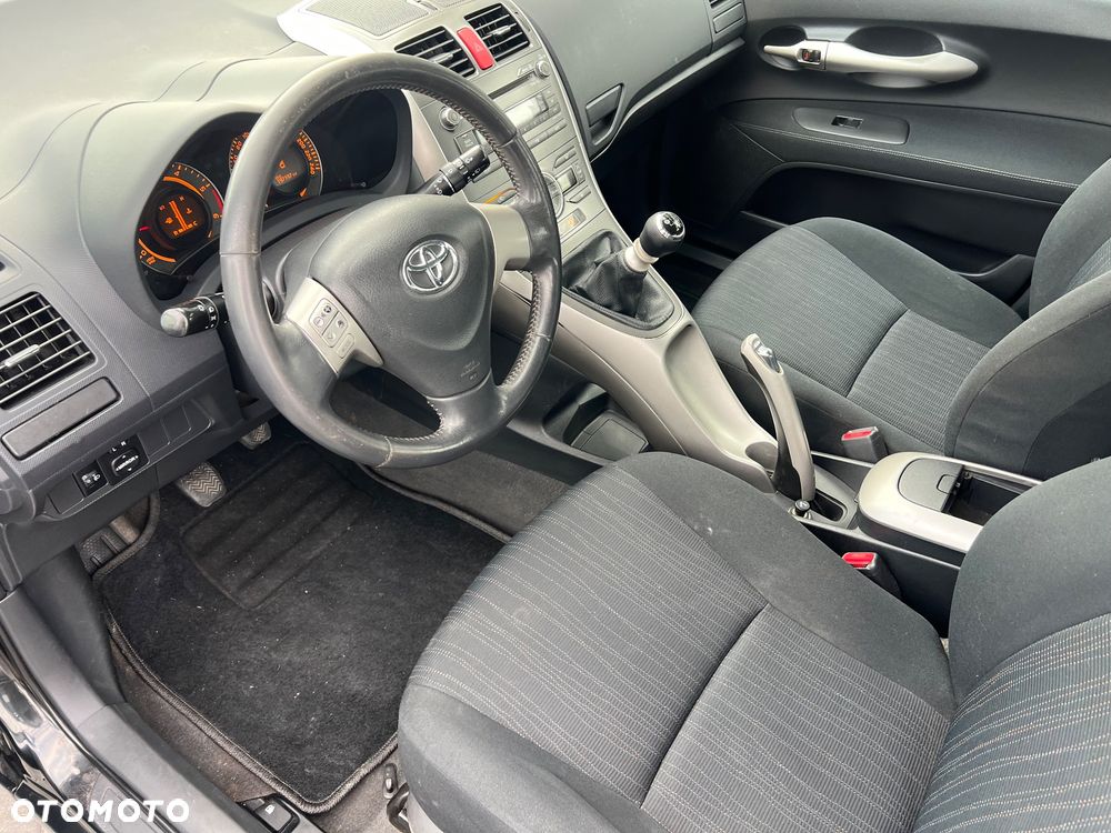 Toyota Auris 1.4 D-4D 2010 - 24