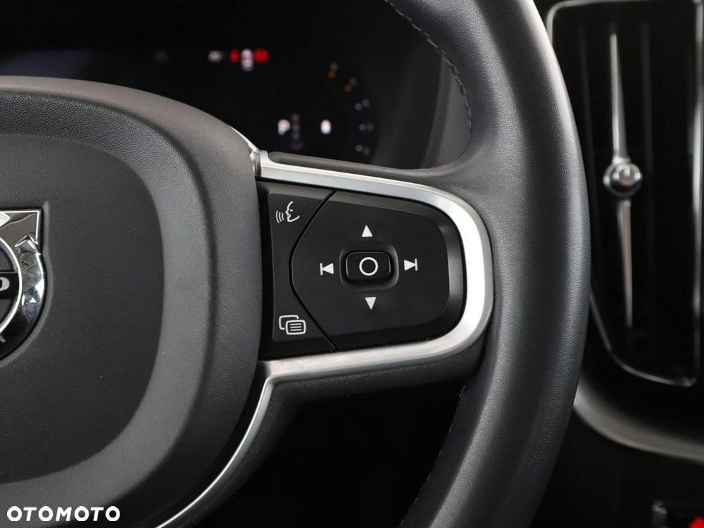 Volvo XC 60 B4 D Geartronic Momentum Pro - 30