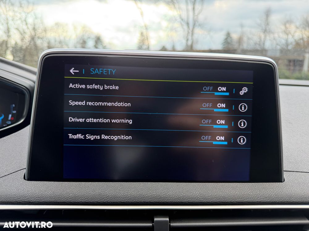 Peugeot 3008 225 e-EAT8 Allure - 25