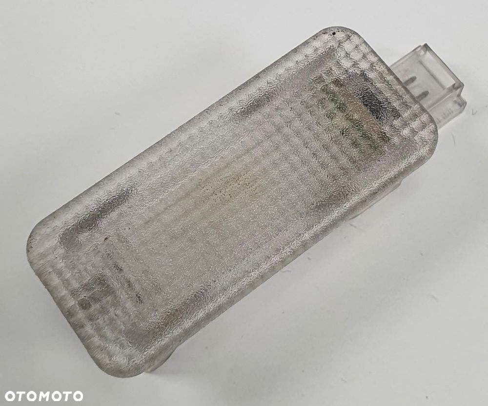 LAMPKA OŚWIETLENIE WNĘTRZA MERCEDES W220 A2208201101