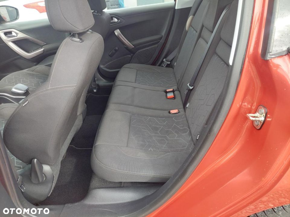 Peugeot 2008 1.6 e-HDi Active S&S - 23