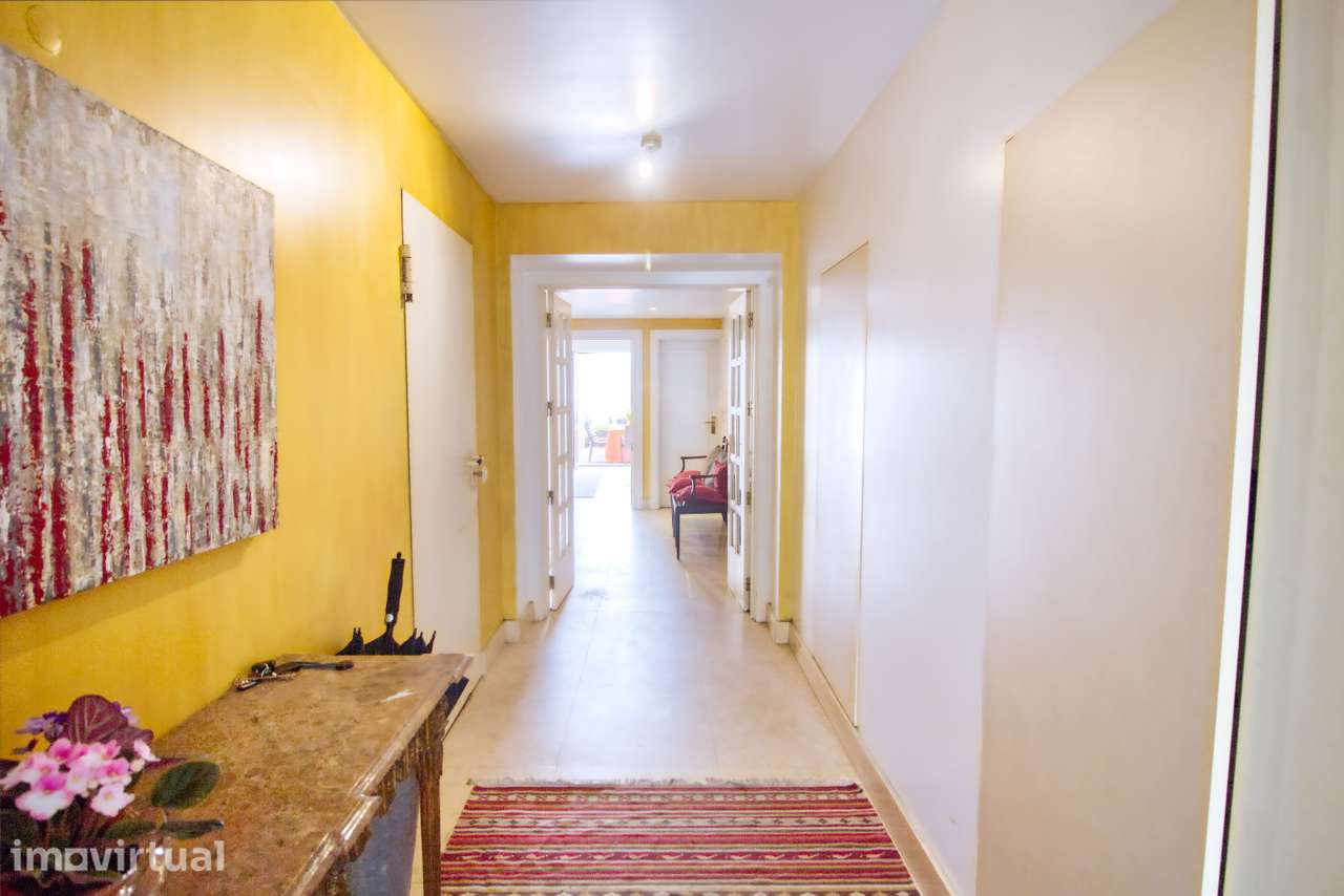 Townhouse contemporânea de 4 pisos no coração do Príncipe Real - Grande imagem: 5/29
