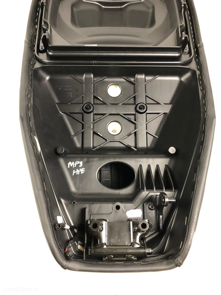 Piaggio MP3 400 530 22- Siedzenie Kanapa Fotel Podgrzewane - 12