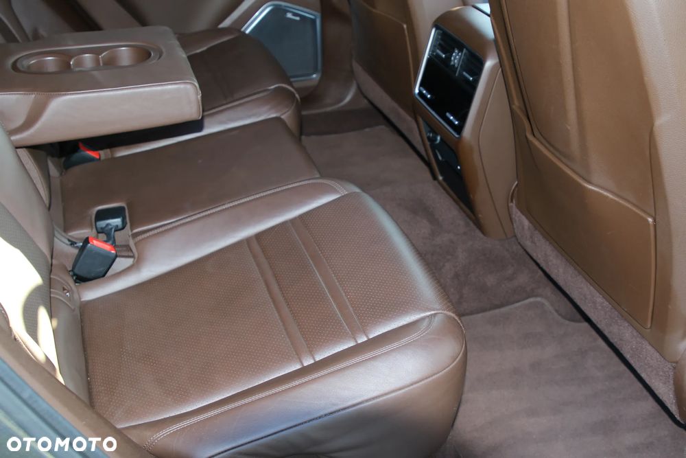 Porsche Cayenne - 17