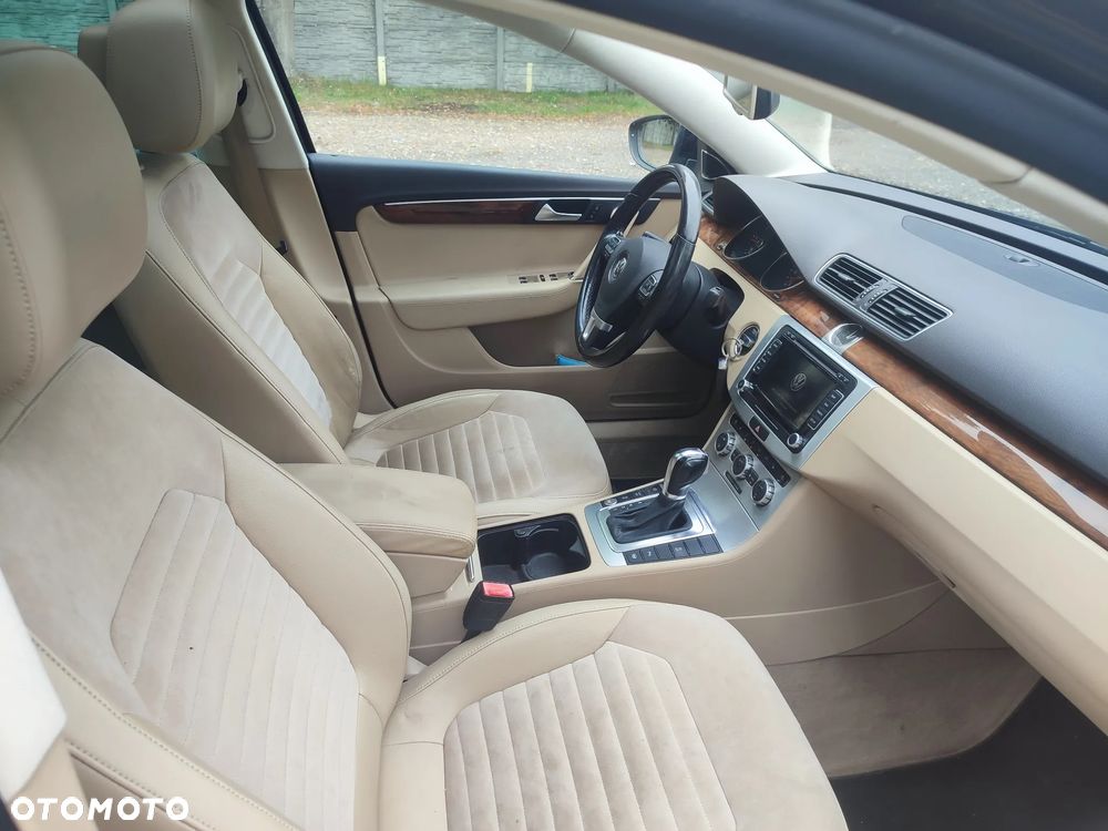Volkswagen Passat 2.0 TDI DSG BlueMotion Technology Exclusive - 6