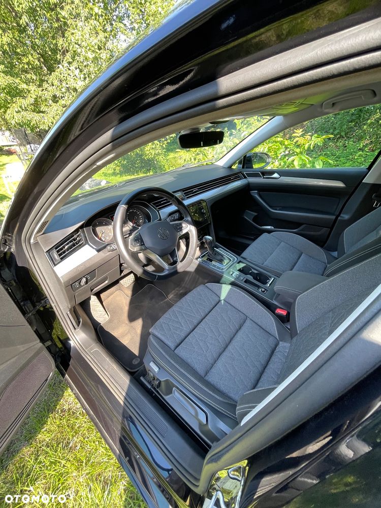 Volkswagen Passat 2.0 TDI EVO Elegance DSG - 9