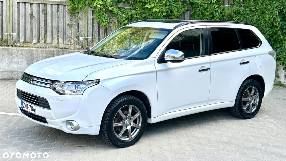 Mitsubishi Outlander 2.0 4WD Plug-In Hybrid - 1