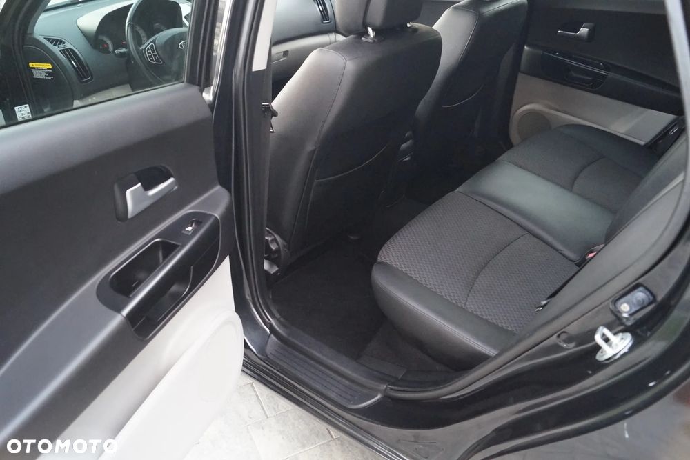 Kia Ceed - 8