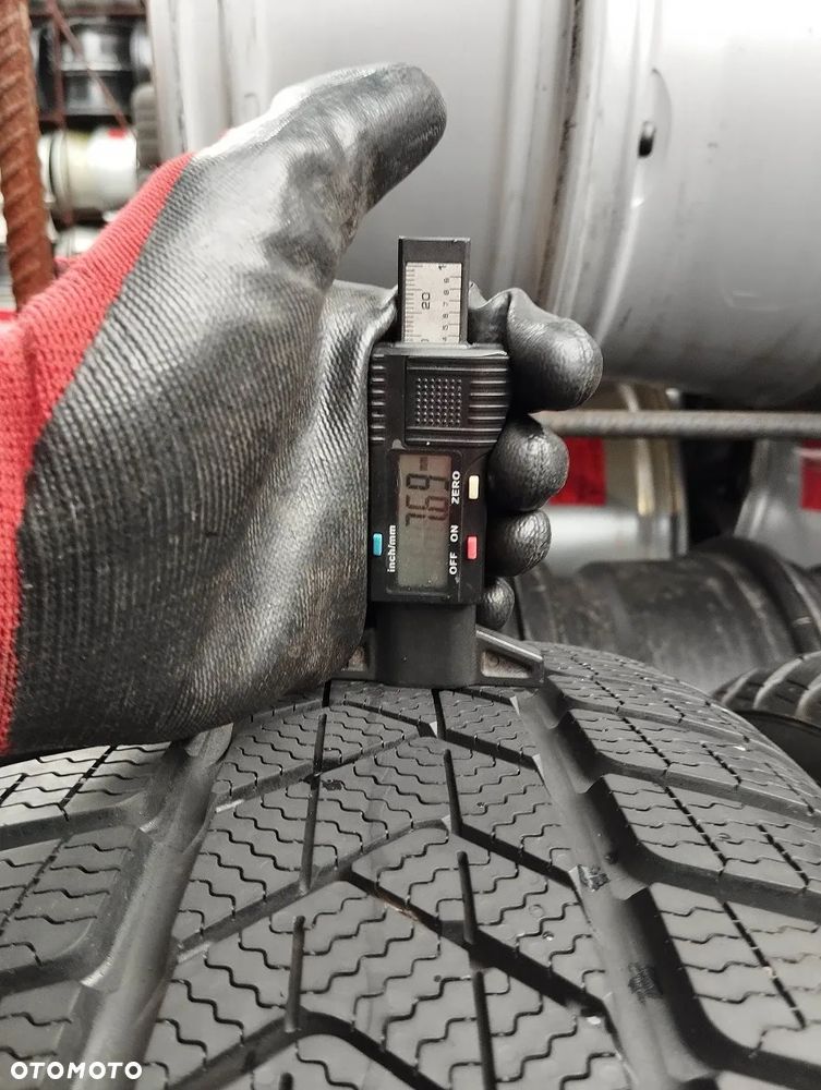 Pirelli Winter SottoZero 3 245 50 19 105 V 3PMSF run flat, * - BMW 2szt - 3