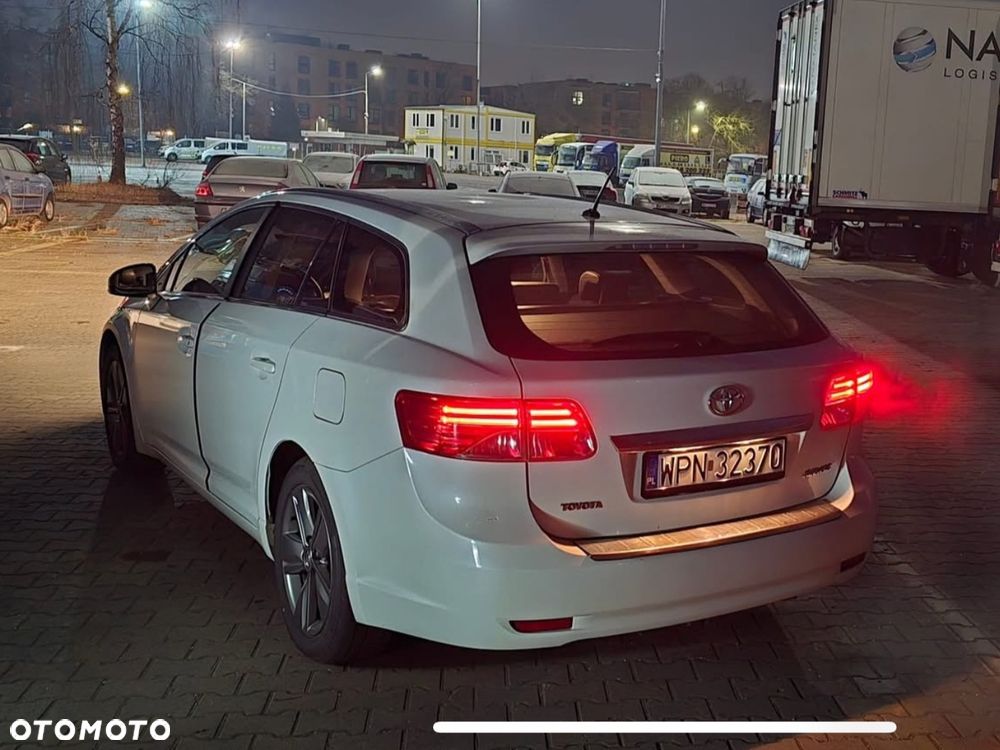 Toyota Avensis - 7