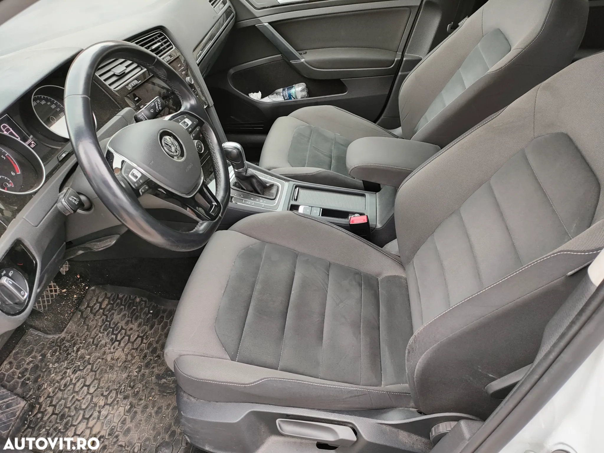 Volkswagen Golf - 11
