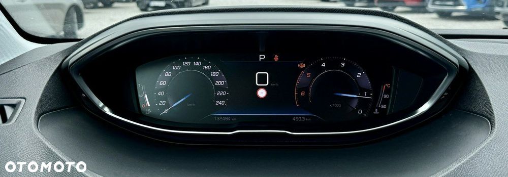 Peugeot 3008 1.5 BlueHDi Allure Pack S&S EAT8 - 32