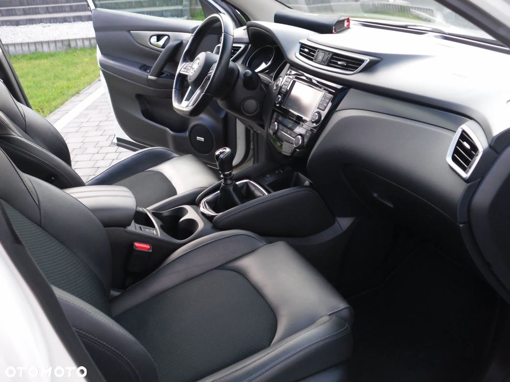 Nissan Qashqai 1.6 DIG-T Tekna - 19