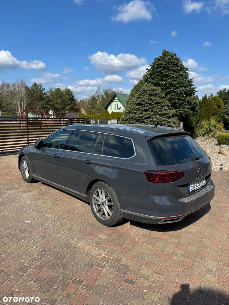 Volkswagen Passat - 2