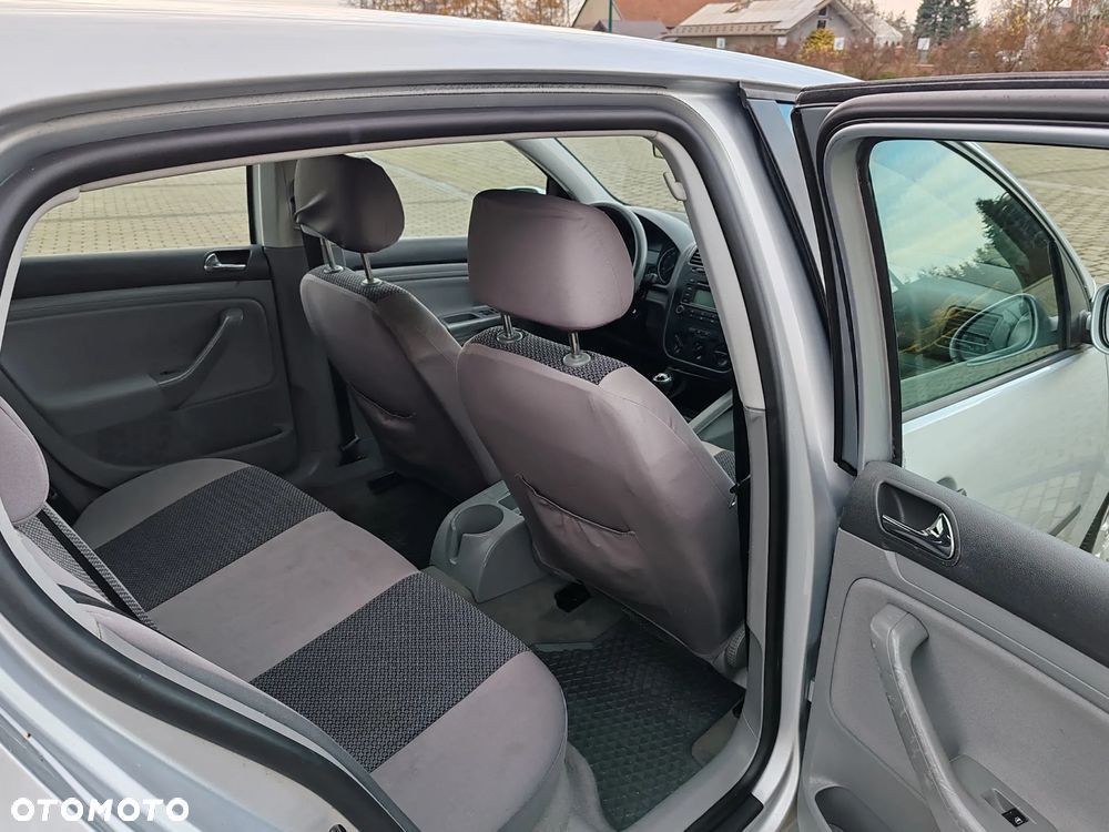 Volkswagen Golf - 10