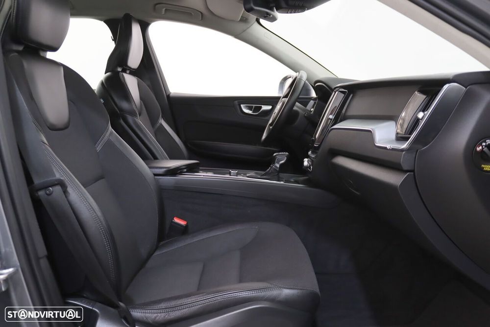 Volvo XC 60 2.0 D4 Inscription AWD Geartronic - 7