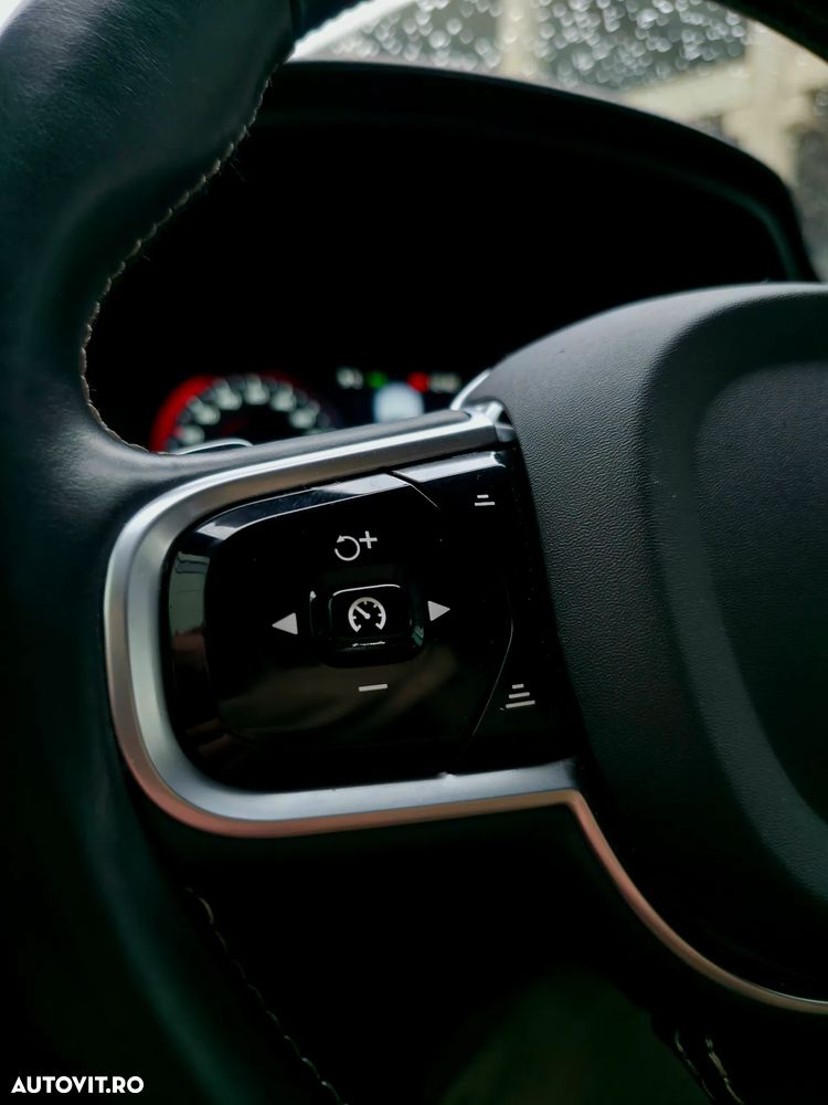 Volvo S60 T8 Recharge AWD Polestar Engineered - 29