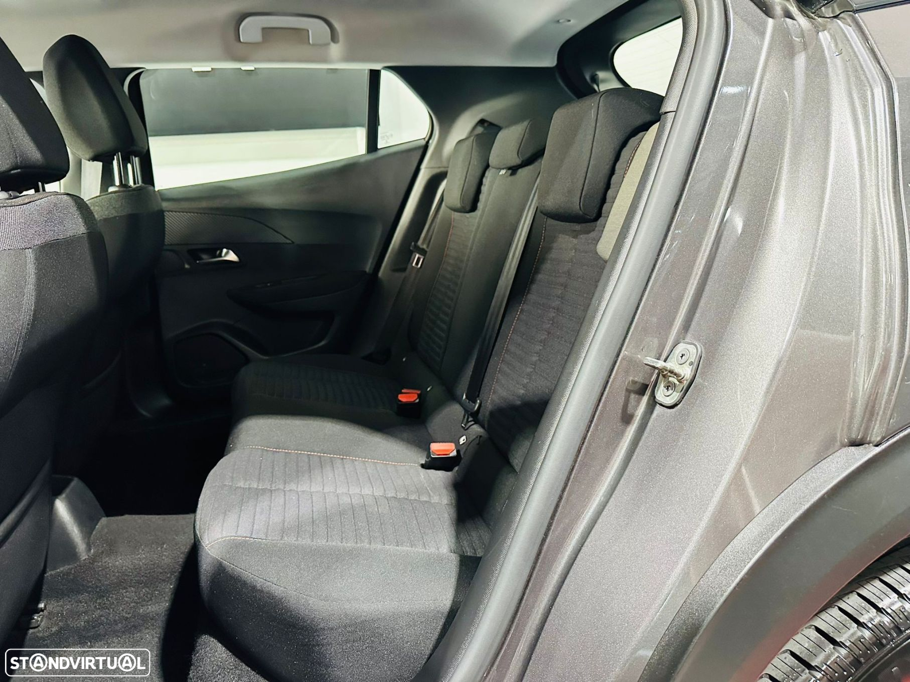 Peugeot 2008 1.2 PureTech Active - 28