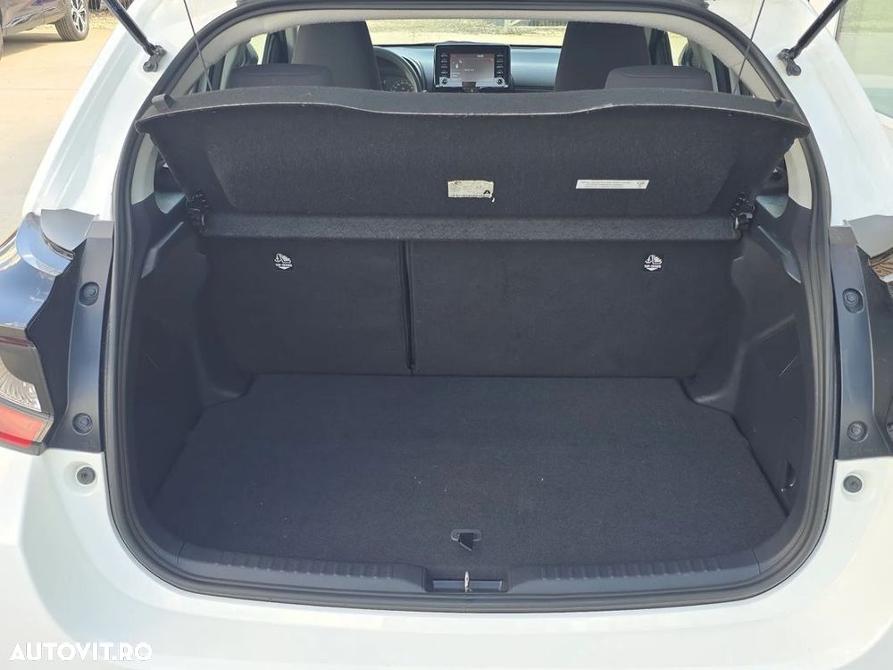 Toyota Yaris - 16