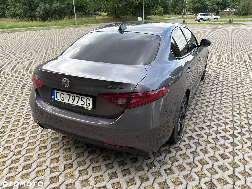 Alfa Romeo Giulia 2.2 AT8 Super - 7