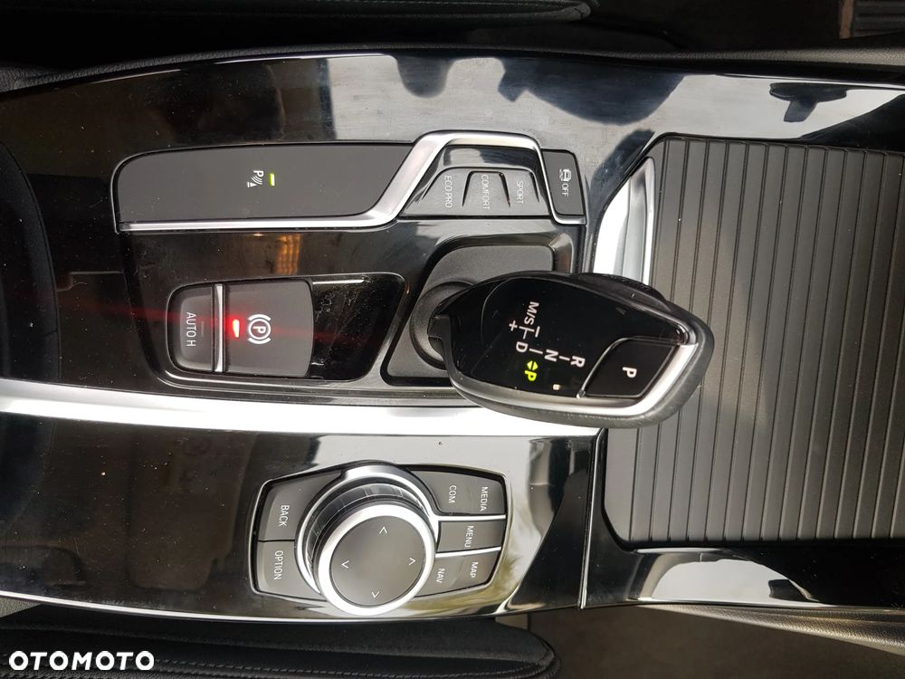 BMW X3 sDrive18d Business Edition - 9