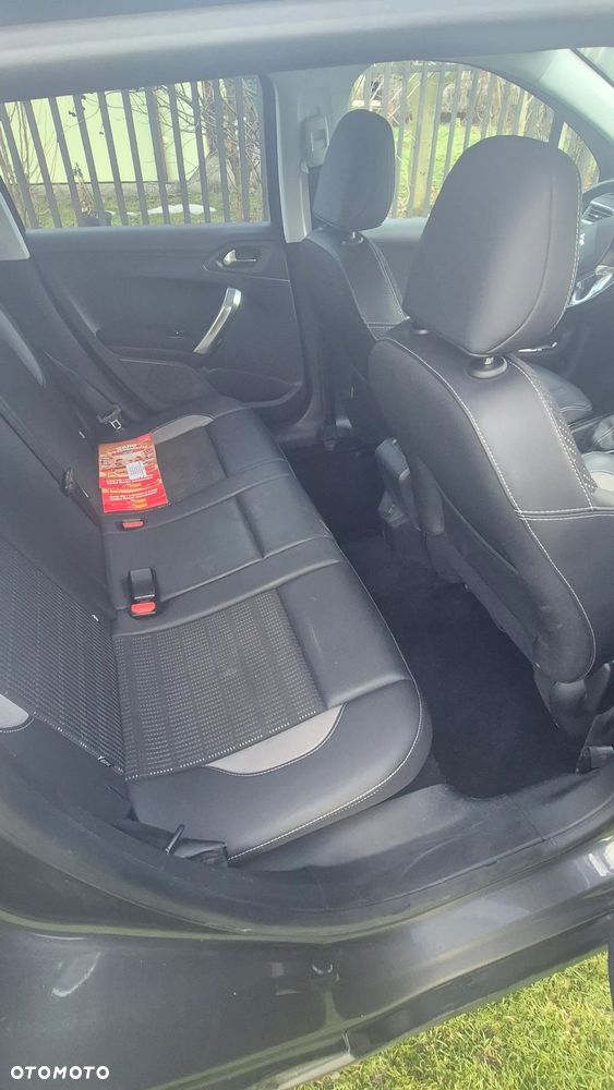 Peugeot 2008 1.2 Pure Tech GPF Signature S&S - 11