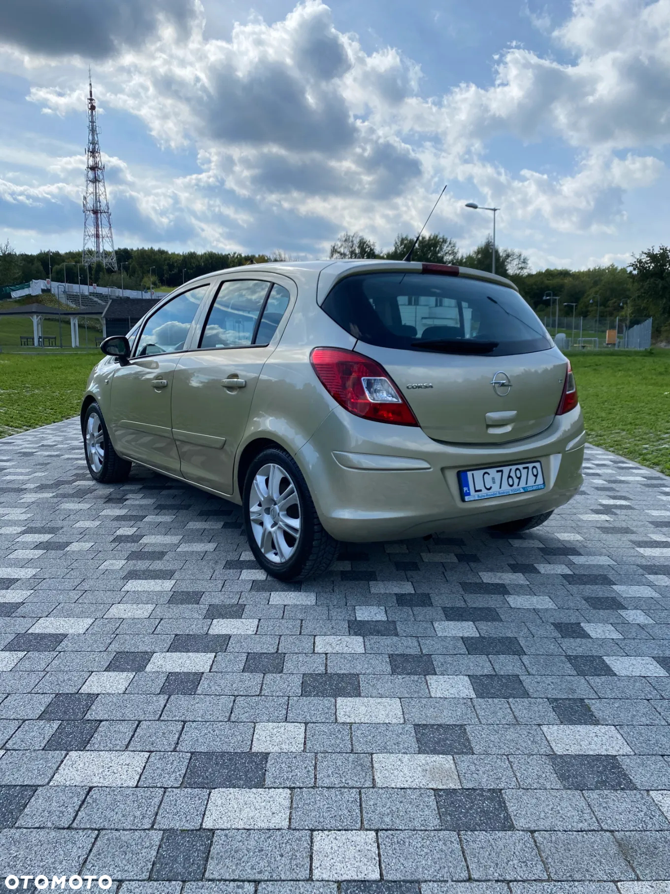 Opel Corsa 1.2 16V Cosmo - 7