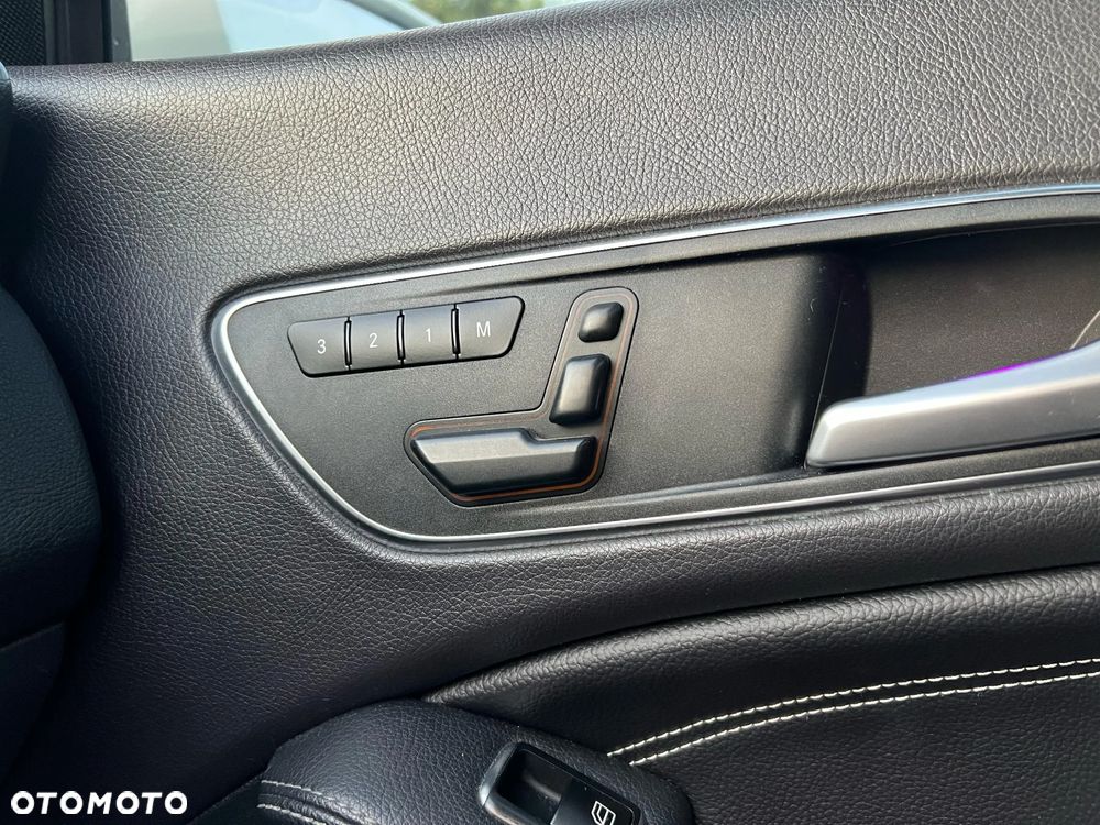 Mercedes-Benz CLA 250 7G-DCT AMG Line - 23