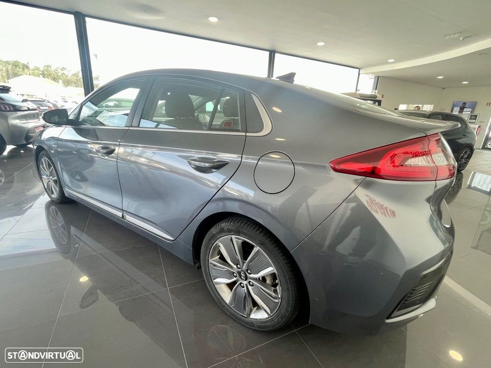 Hyundai Ioniq 1.6 GDI HEV Hybrid Tech - 12