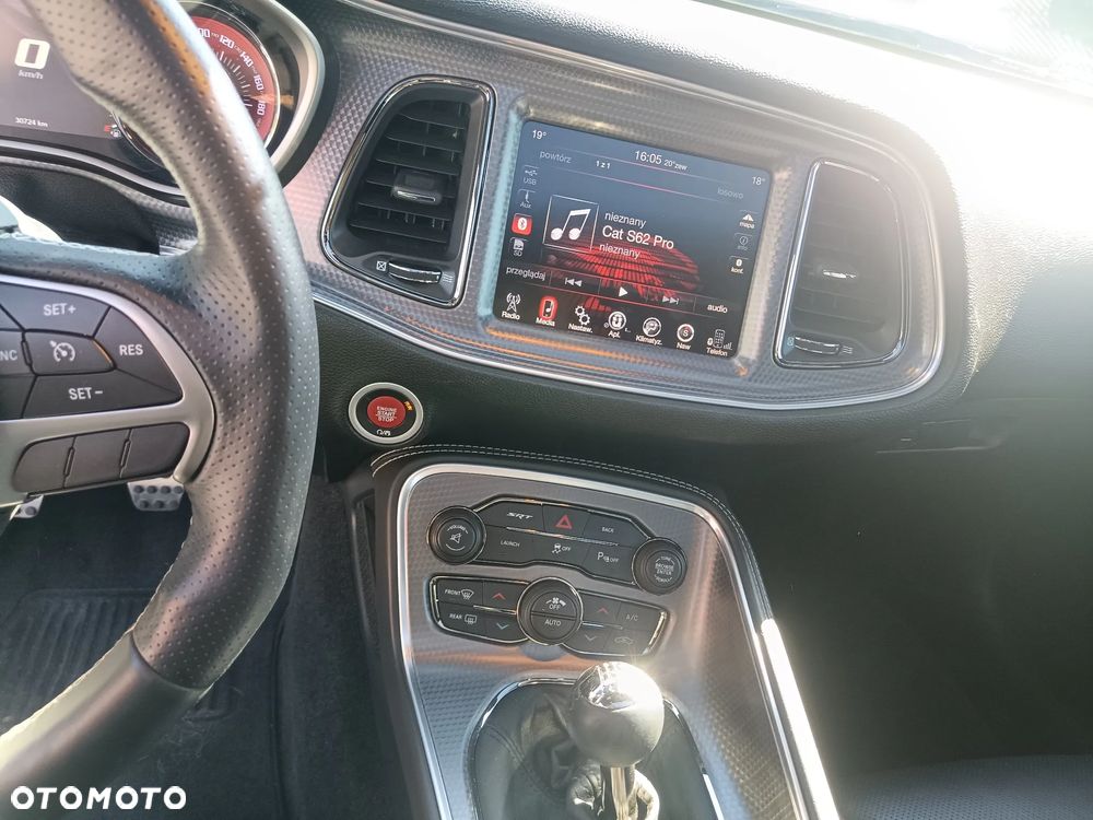 Dodge Challenger - 28