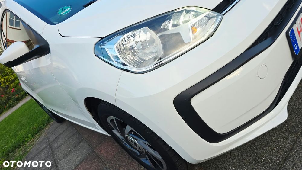 Volkswagen up! sound - 23