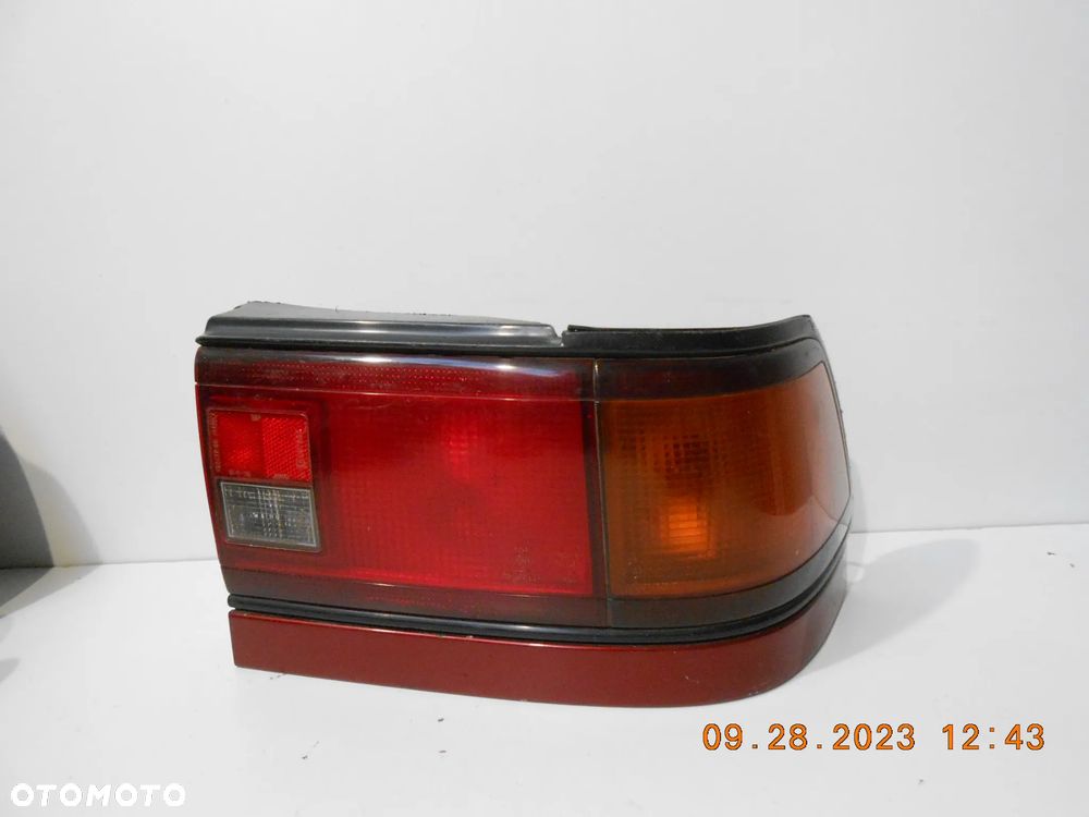 LAMPA TYLNA TOYOTA CARINA II T17 5 DRZWI 88 - 92'' KOMPLETNA TYLNA PRAWA EUROPA - 1