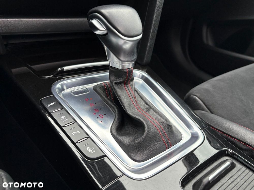 Kia ProCeed 1.6 T-GDI GT DCT - 30