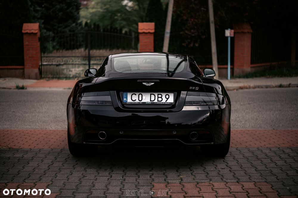 Aston Martin DB9 - 19