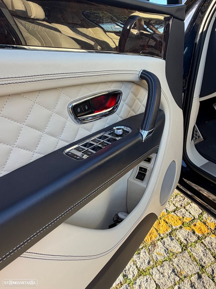 Bentley Bentayga Azure - 27