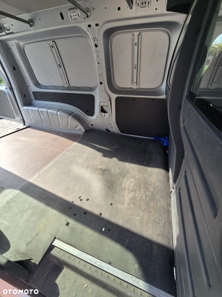 Volkswagen Caddy 2.0 TDI DSG - 9